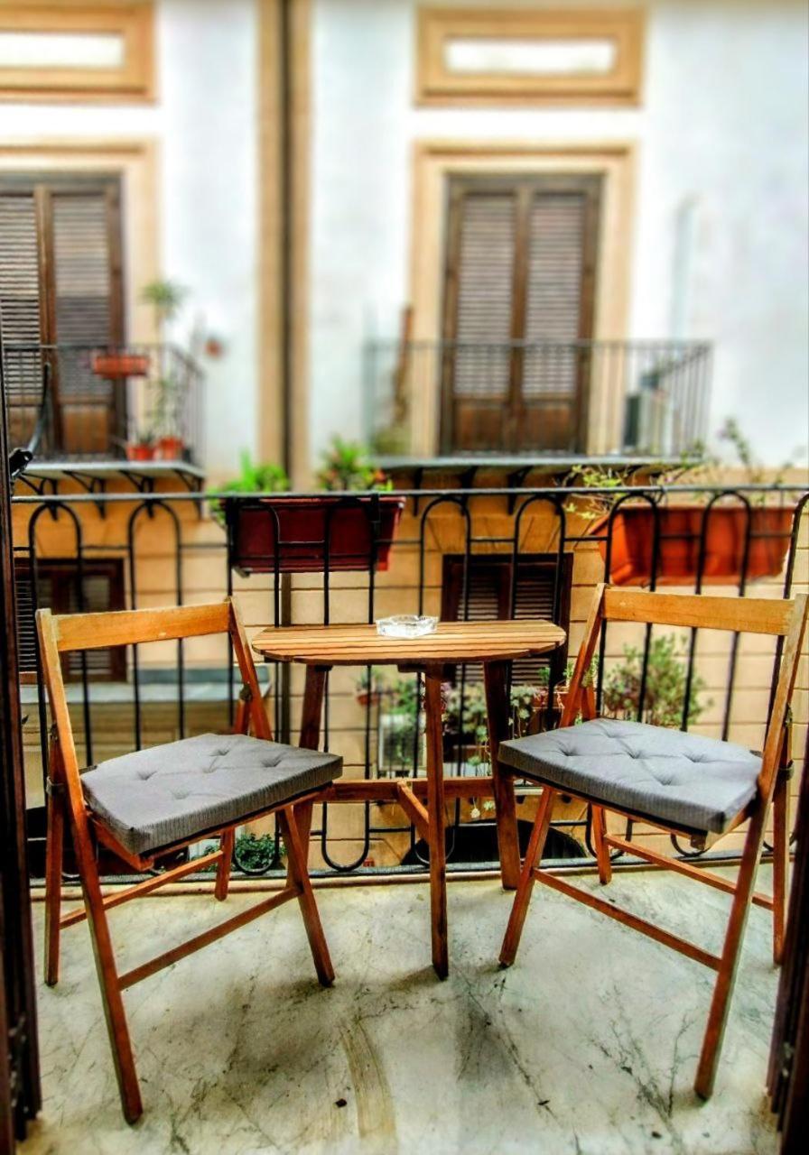 Domus Vetriera Apartment Palermo Bagian luar foto